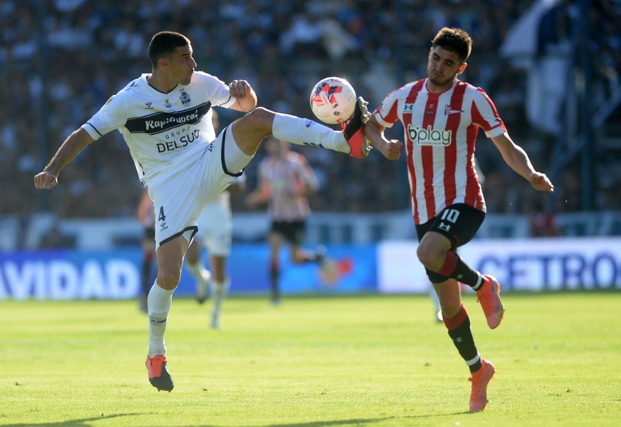Los goles llegaron a cada momento en el clásico