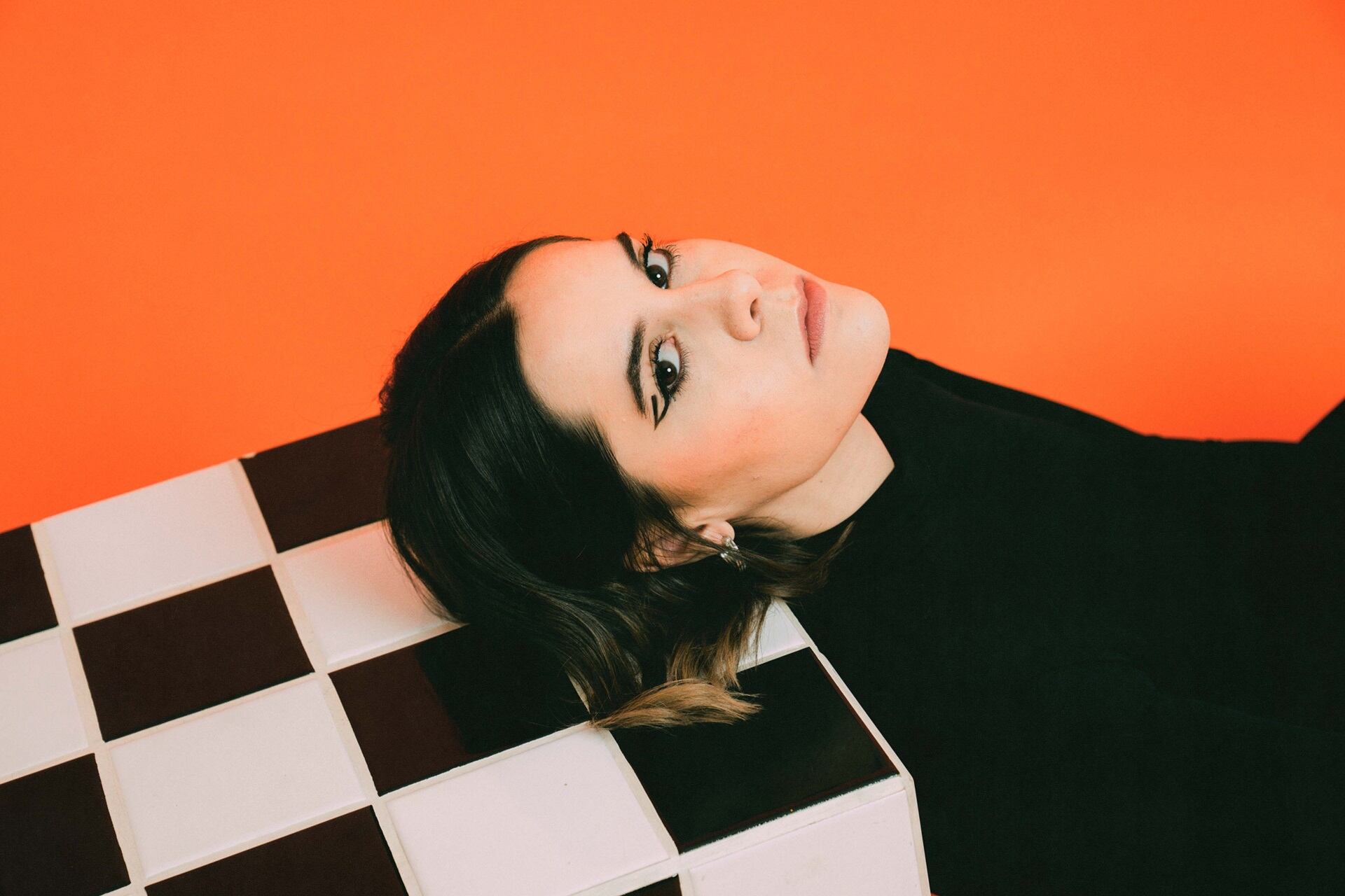 FLAPS propone sacudirse, sí, pero con honestidad. Es el disco de alguien que ha logrado un laburo sólido, que se defiende solito