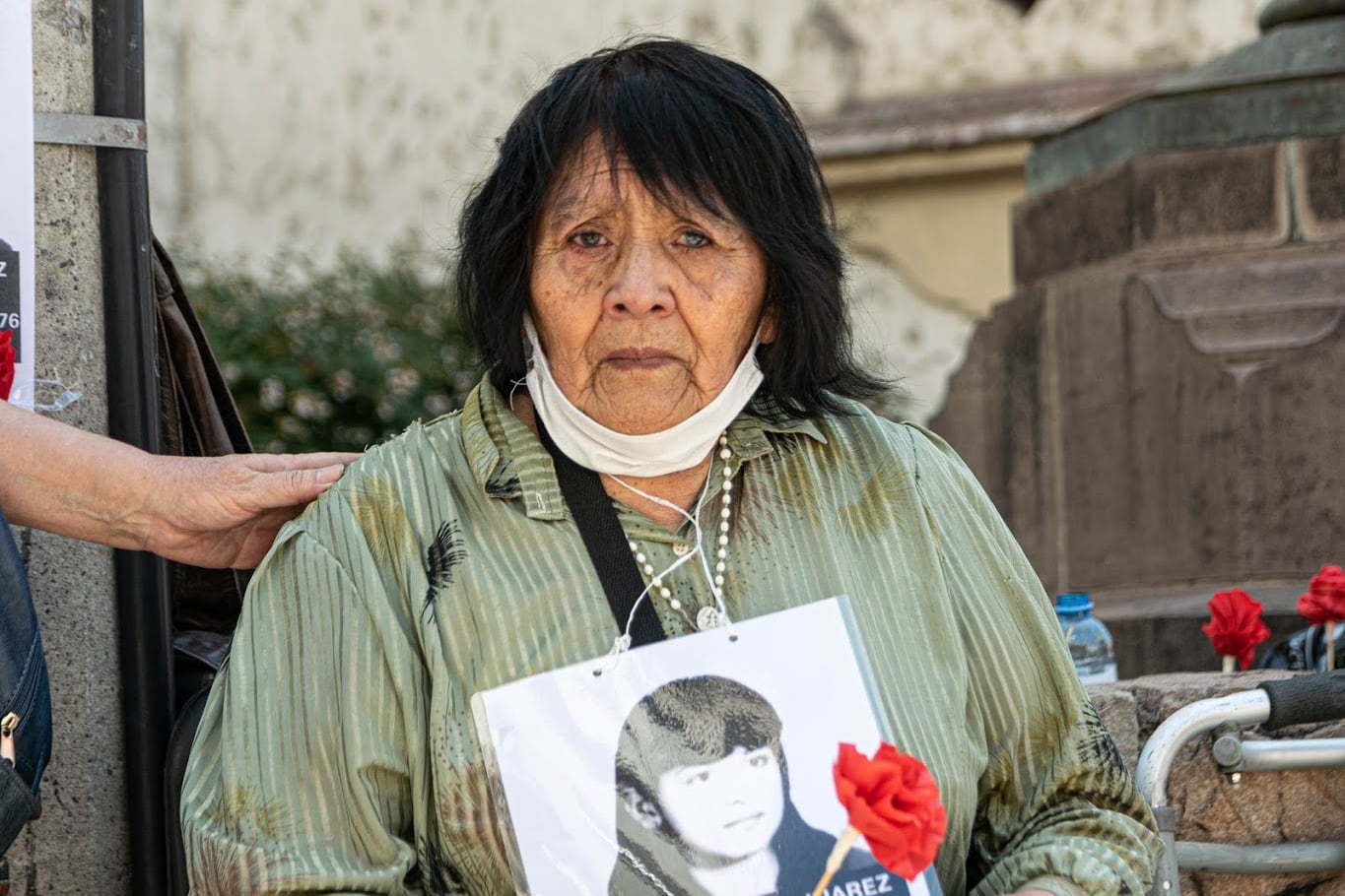 Victoria Juárez el día en que presentó la querella por su hija, Graciela.