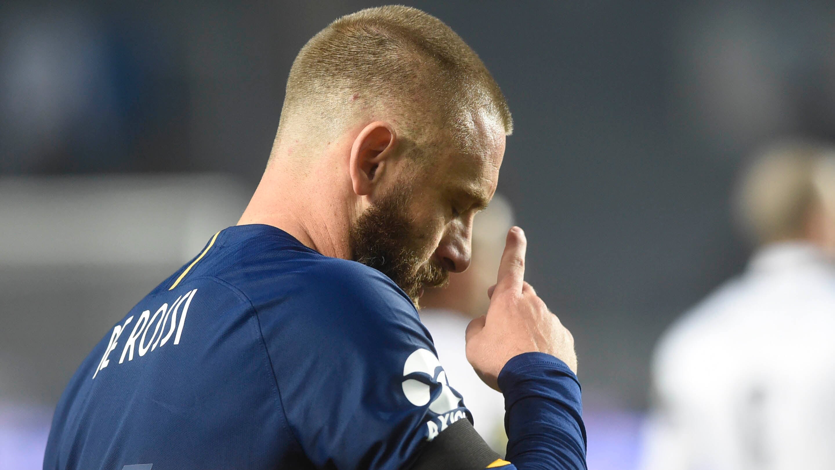 De Rossi debutó con un gol, pero Boca quedó eliminado por Almagro en los penales.