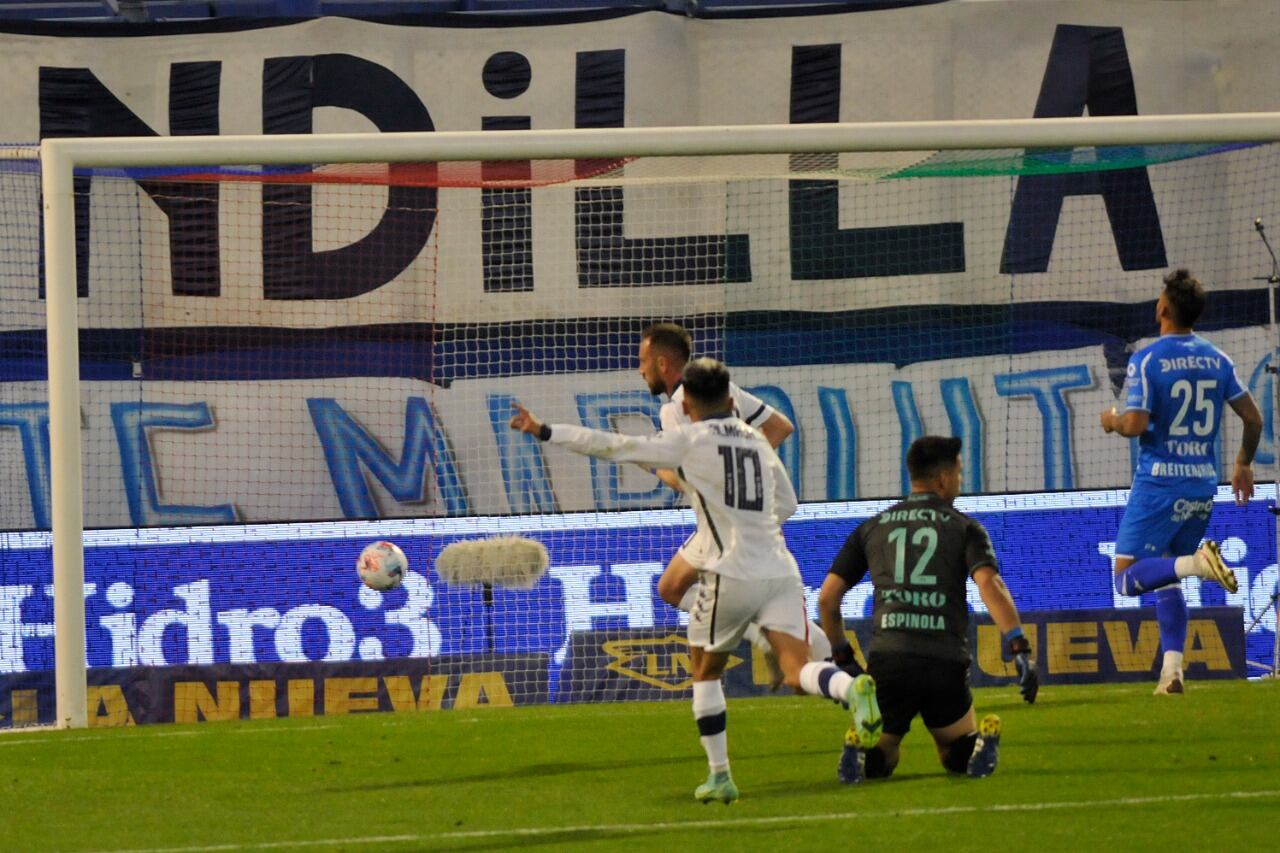 Mancuello covierte su gol