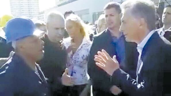 El momento en que Dante, el obrero, increpó al presidente Macri por la crisis económica que vive la sociedad.