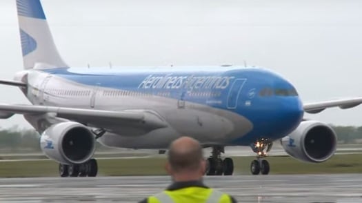 Aterrizó el avión de Aerolíneas Argentinas con 370 mil dosis de Sputnik V