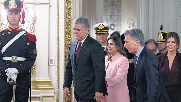 Macri y Duque se mostraron con sus esposas.