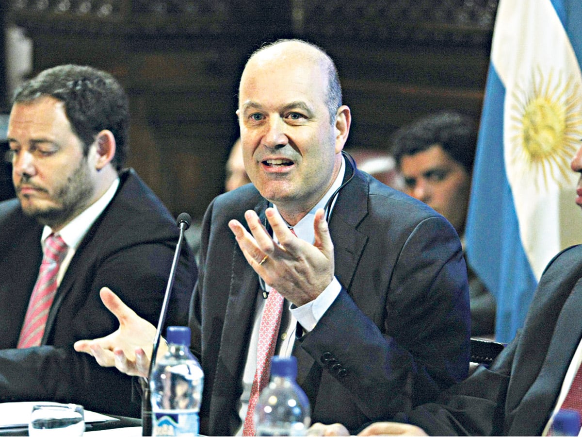 Federico Sturzenegger aseguró que la estrategia de endeudarse con letras no es riesgosa.