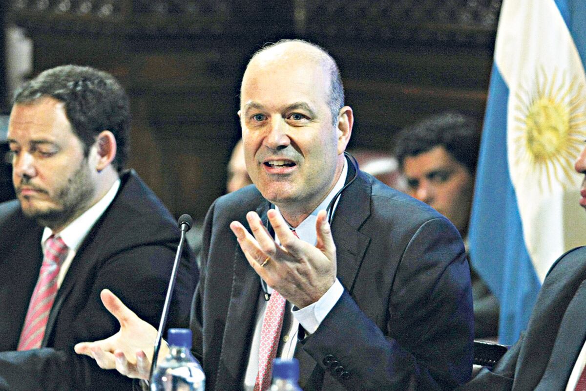 Federico Sturzenegger aseguró que la estrategia de endeudarse con letras no es riesgosa.