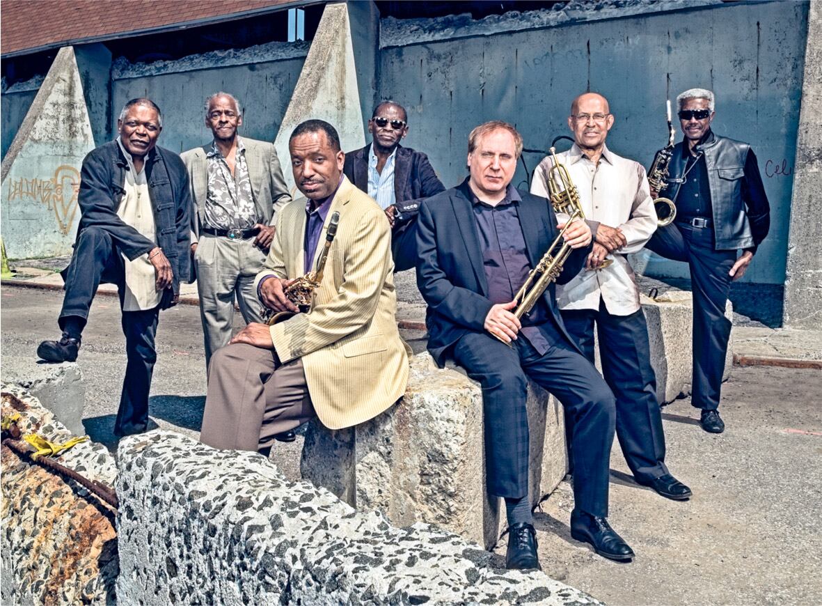 Los integrantes de The Cookers tocan como quienes son: músicos que hablan un cierto lenguaje desde la cuna.