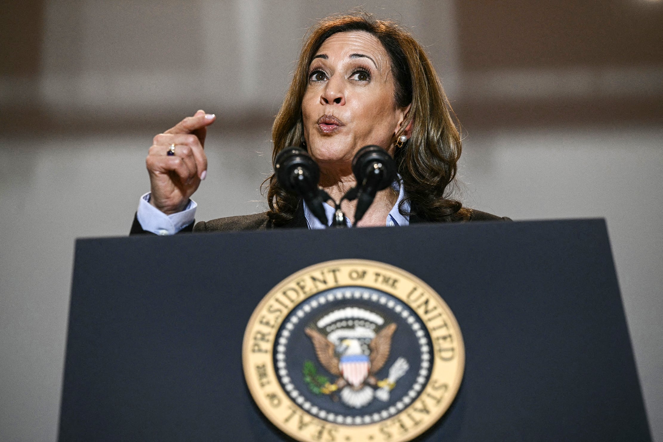 Los empresarios destacan la "fortaleza" y "seguridad" que emana Harris