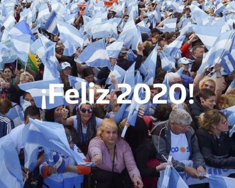 Uno de los saludos que se vieron en Twitter. 