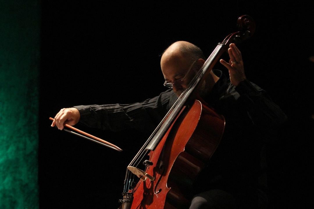 Jaques Morelenbaum es compositor, director, arreglador y productor.