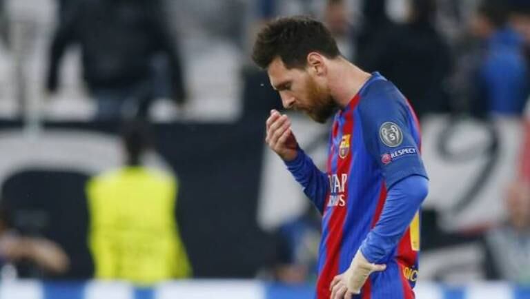 La desazón de Messi: el Barça terminó su aventura europea por este año.