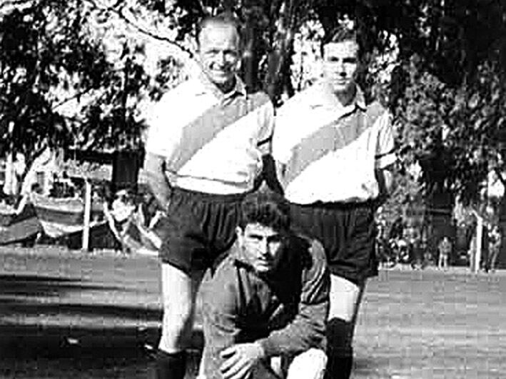 Eduardo Requena luce la camiseta de River de Villa María.