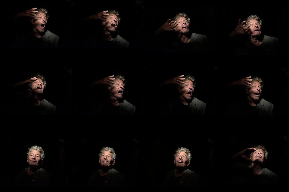 Héctor Ansalde investigó vidas del siglo pasado para armar el musical.