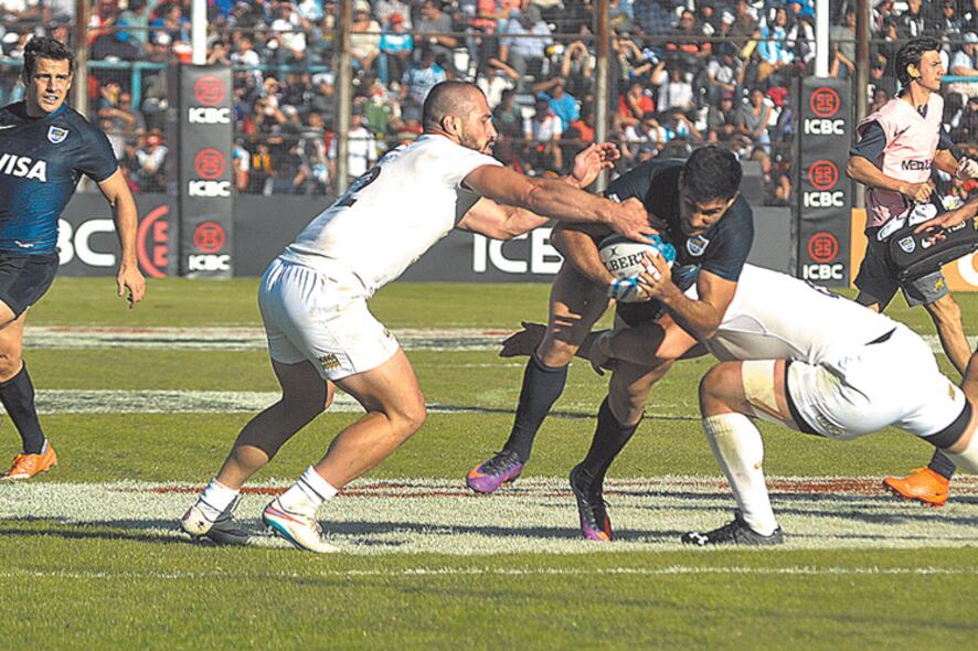 Los Pumas anotan en el ingoal del estadio 23 de Agosto, de Jujuy.