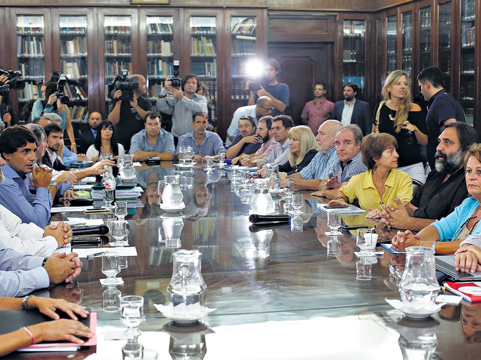 El gobierno bonaerense dictó la conciliación obligatoria, pero los docentes desconocen esa medida porque el paro es nacional.