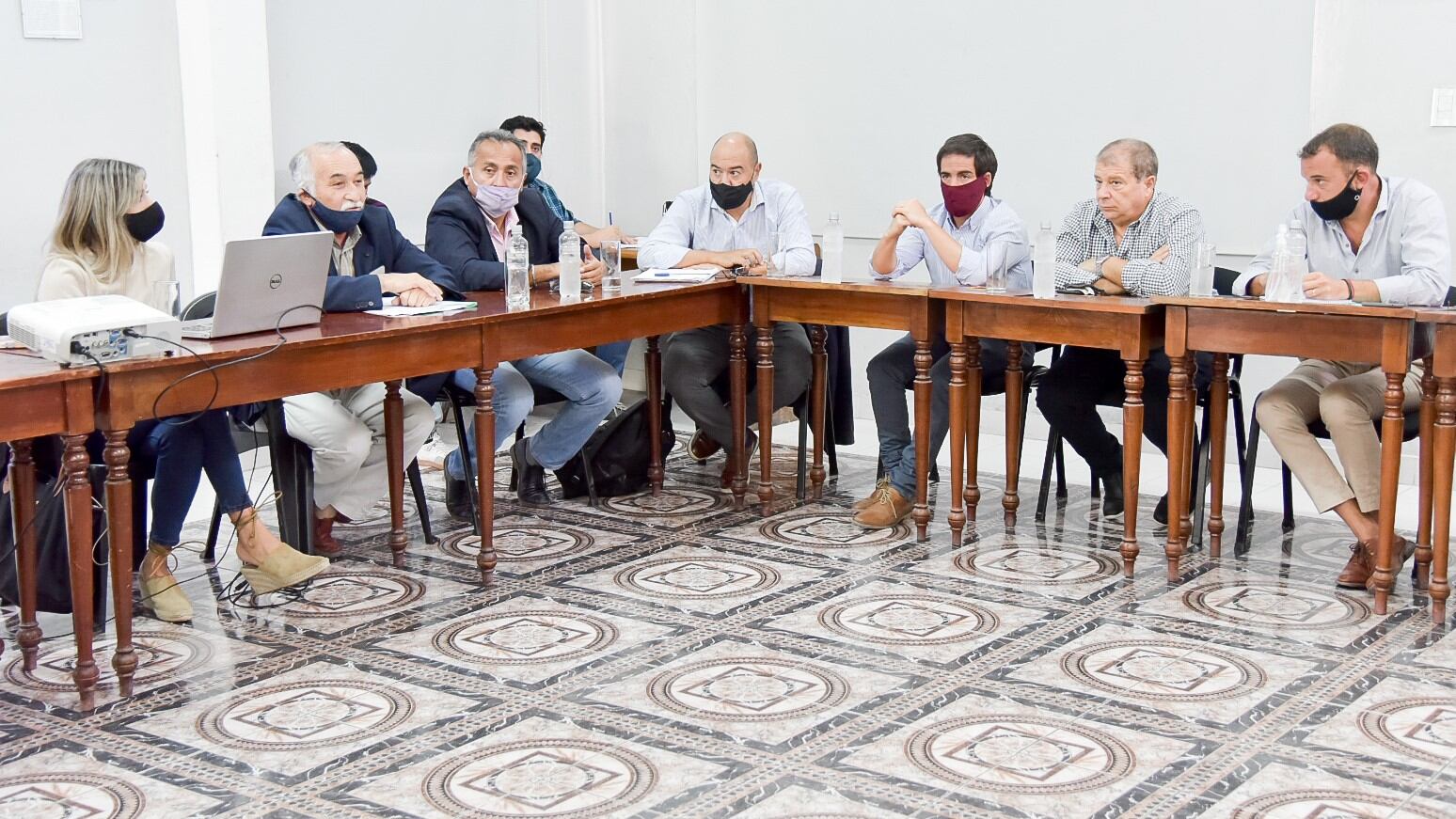 Reunión entre concejales y funcionarios de la semana pasada