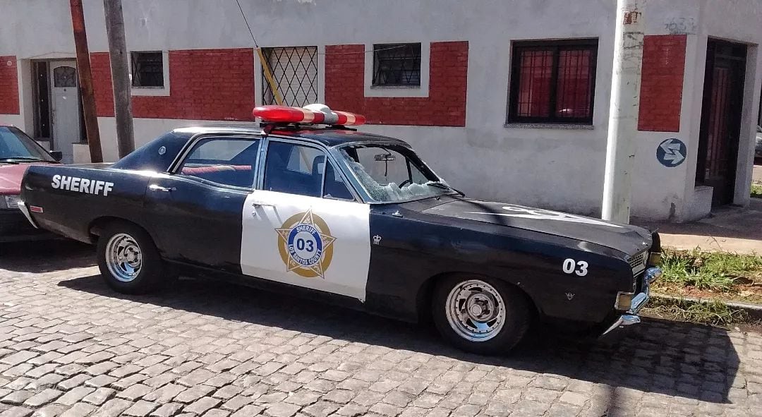 Carlos se vendió al condado de Lanús, por Joss_lp.