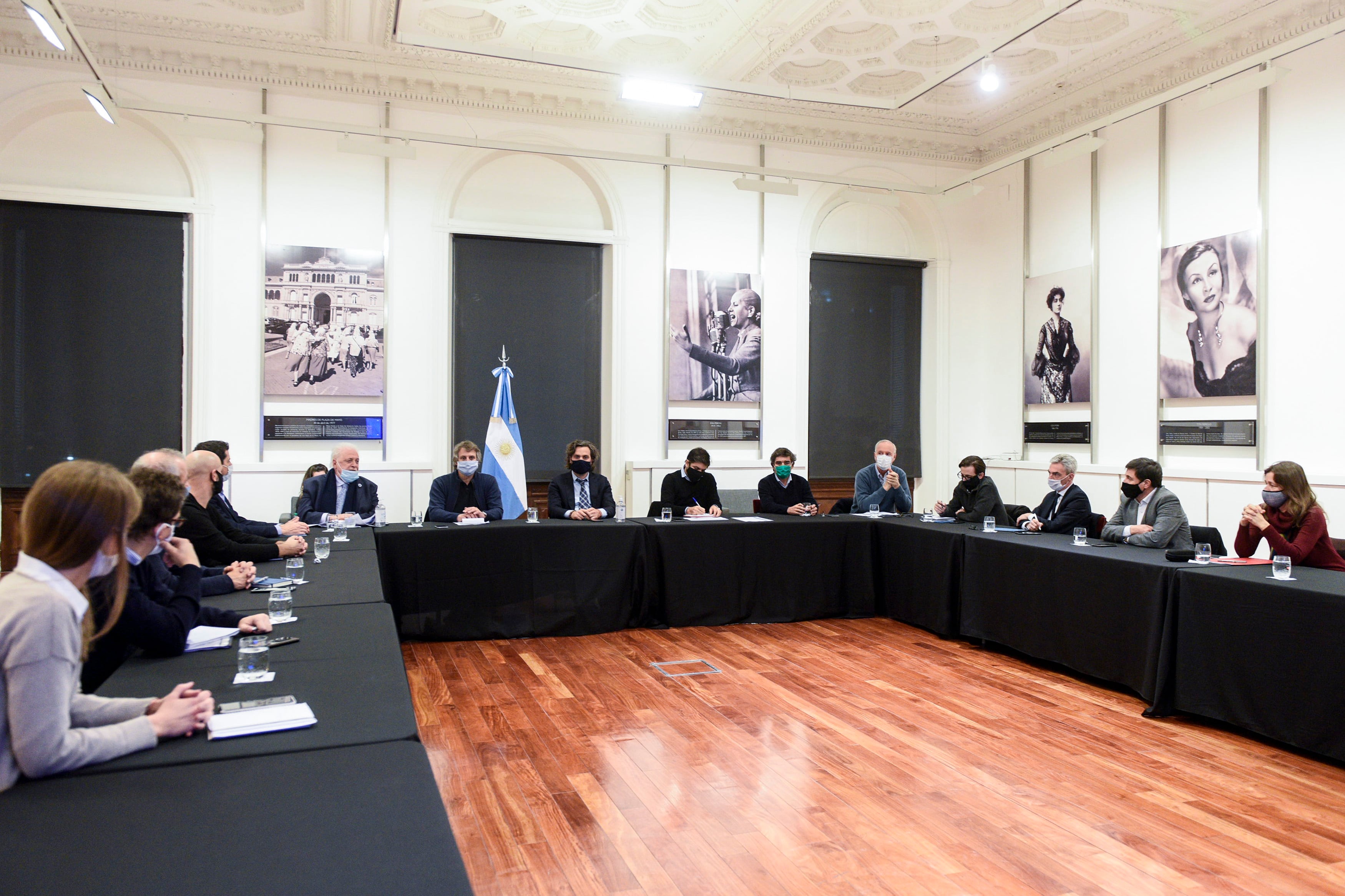 El encuentro fue en el Salón de las Mujeres de la Casa Rosada.