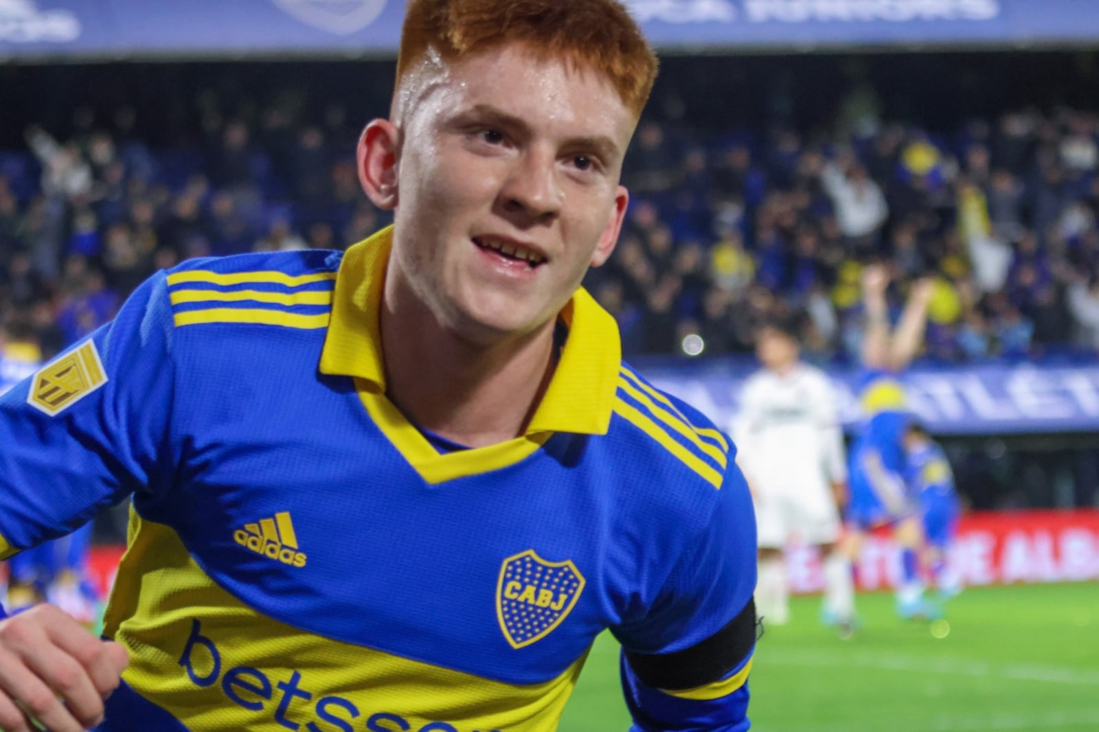 Valentín Barco tiene apenas 17 partidos en Boca y ya parece inamovible