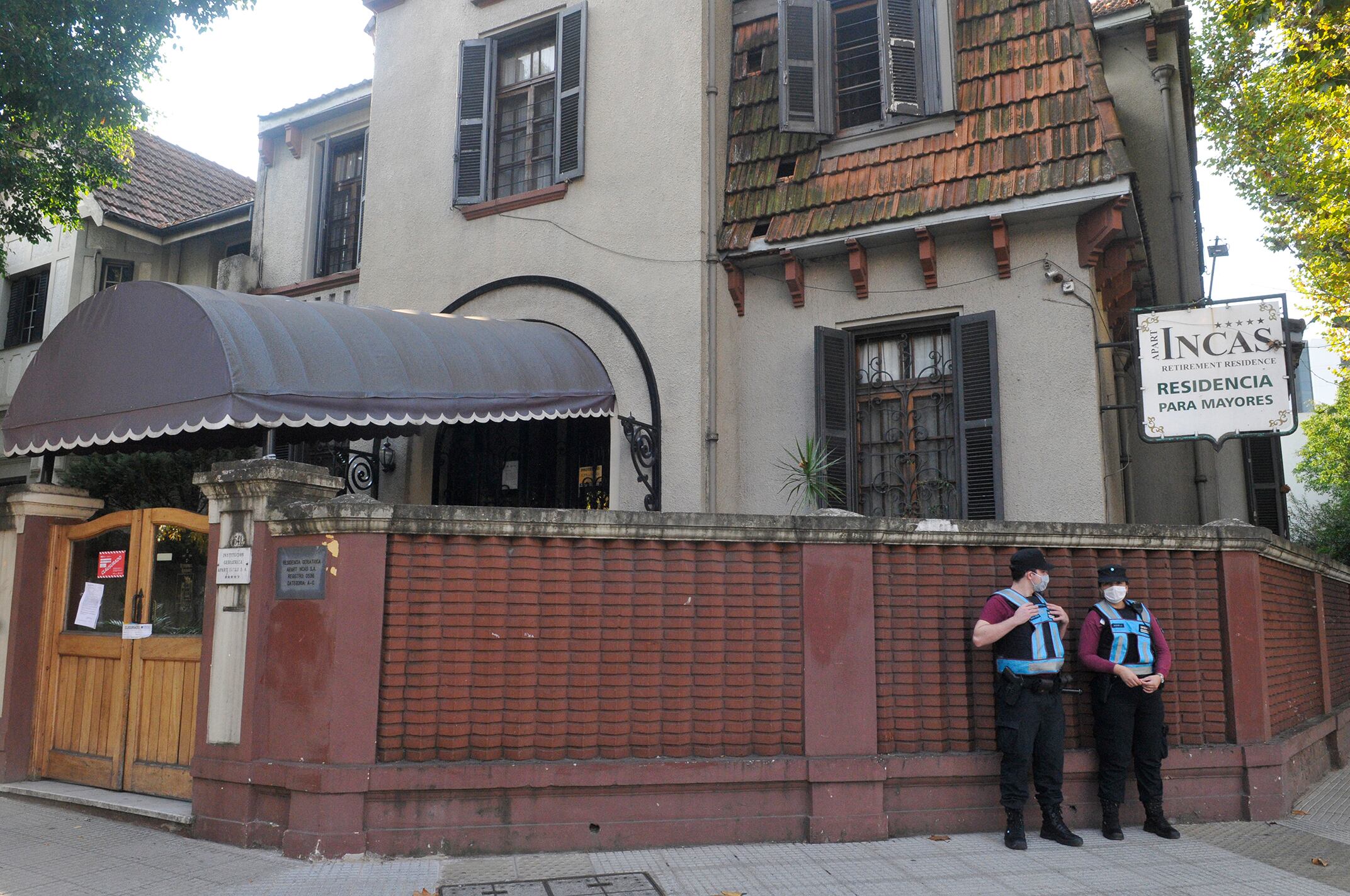 Hay veinte ancianos internados en centros de salud, dos en estado crítico e irreversible.