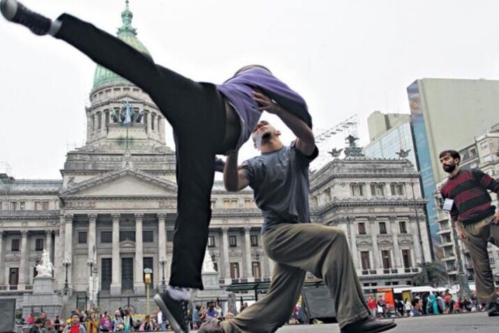 Performance en las puertas del Congreso por la Ley Nacional de Danza, en 2014.
