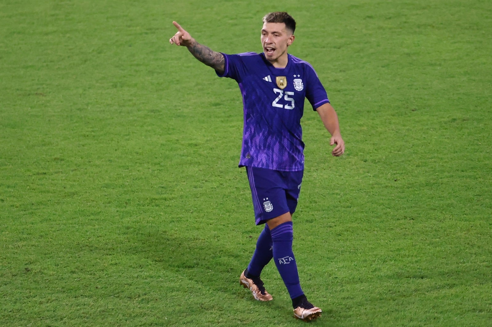 El defensor Lisandro Martínez