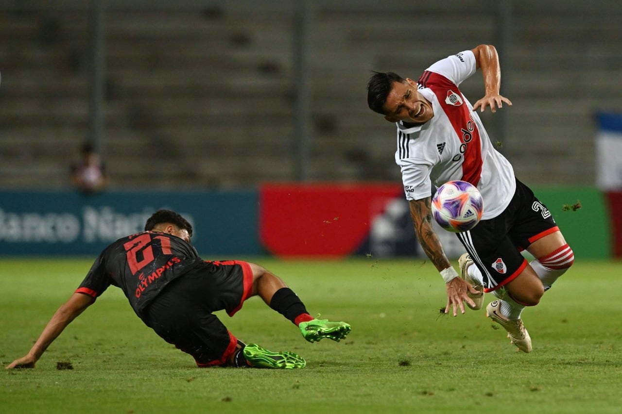 Kranevitter sufre una durísima patada.