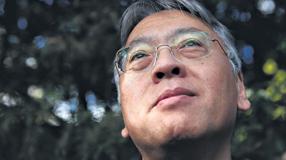 “El mundo está en un momento muy incierto”, dijo el escritor al ser entrevistado por la cadena BBC.