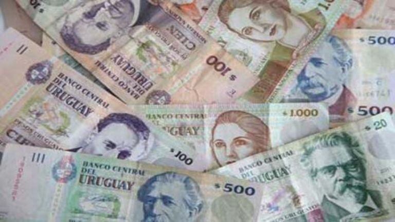 Los billetes uruguayos tendrán otro formato en la prueba piloto del BCU.