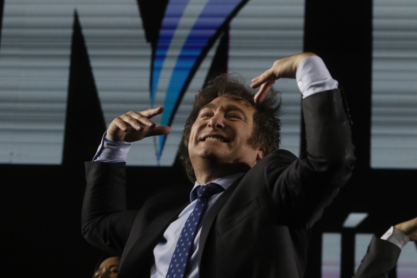 Javier Milei propone implementar un sistema de banca Simons anticorridas bancarias