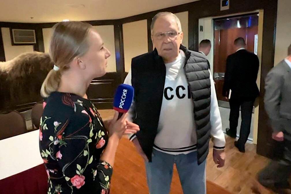 Lavrov con la camiseta que remite a la URSS