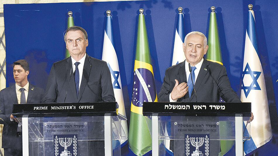 “Obrigado”, respondió Netanyahu a su invitado Bolsonaro tras escuchar una serie de alabanzas.