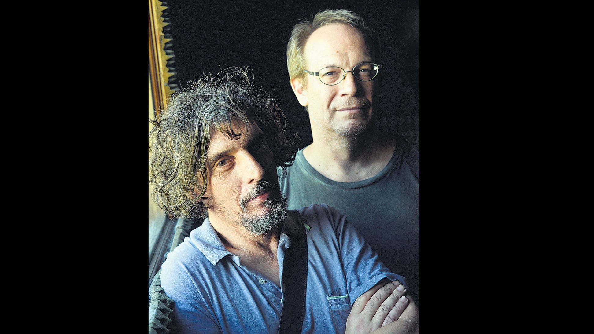 Ambos autores coinciden en su año de nacimiento, 1967.