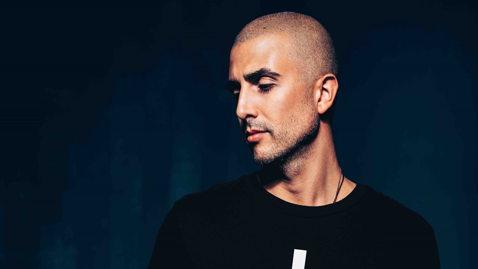 Buenos Aires, ¿meca de djs? El madrileño Dennis Cruz armará fiesta frente al río el domingo en Punta Carrasco.