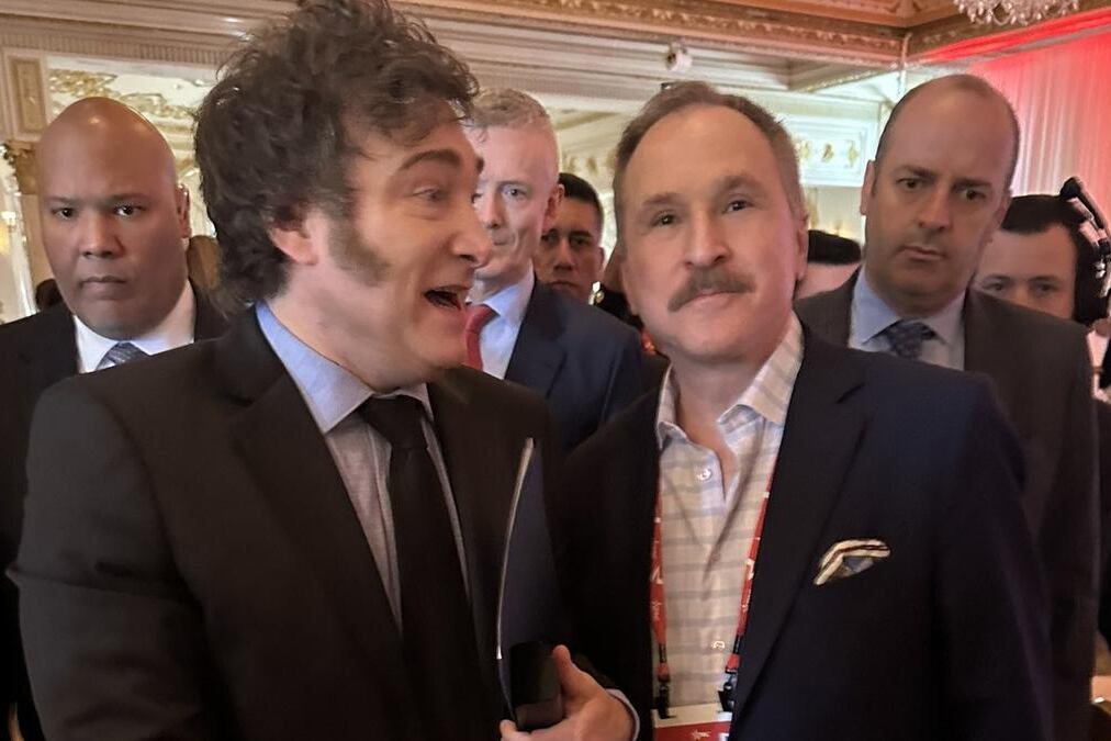 Javier Milei junto a Peter Lamelas
