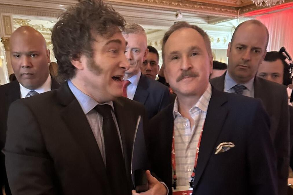 Javier Milei junto a Peter Lamelas