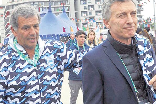 Mauricio Macri y su director de la Agencia del Deporte, Diógenes de Urquiza Anchorena.
