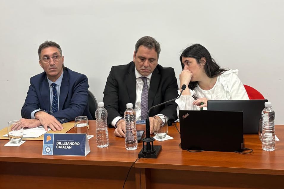 El ministro del Interior en los tribunales de La Plata.