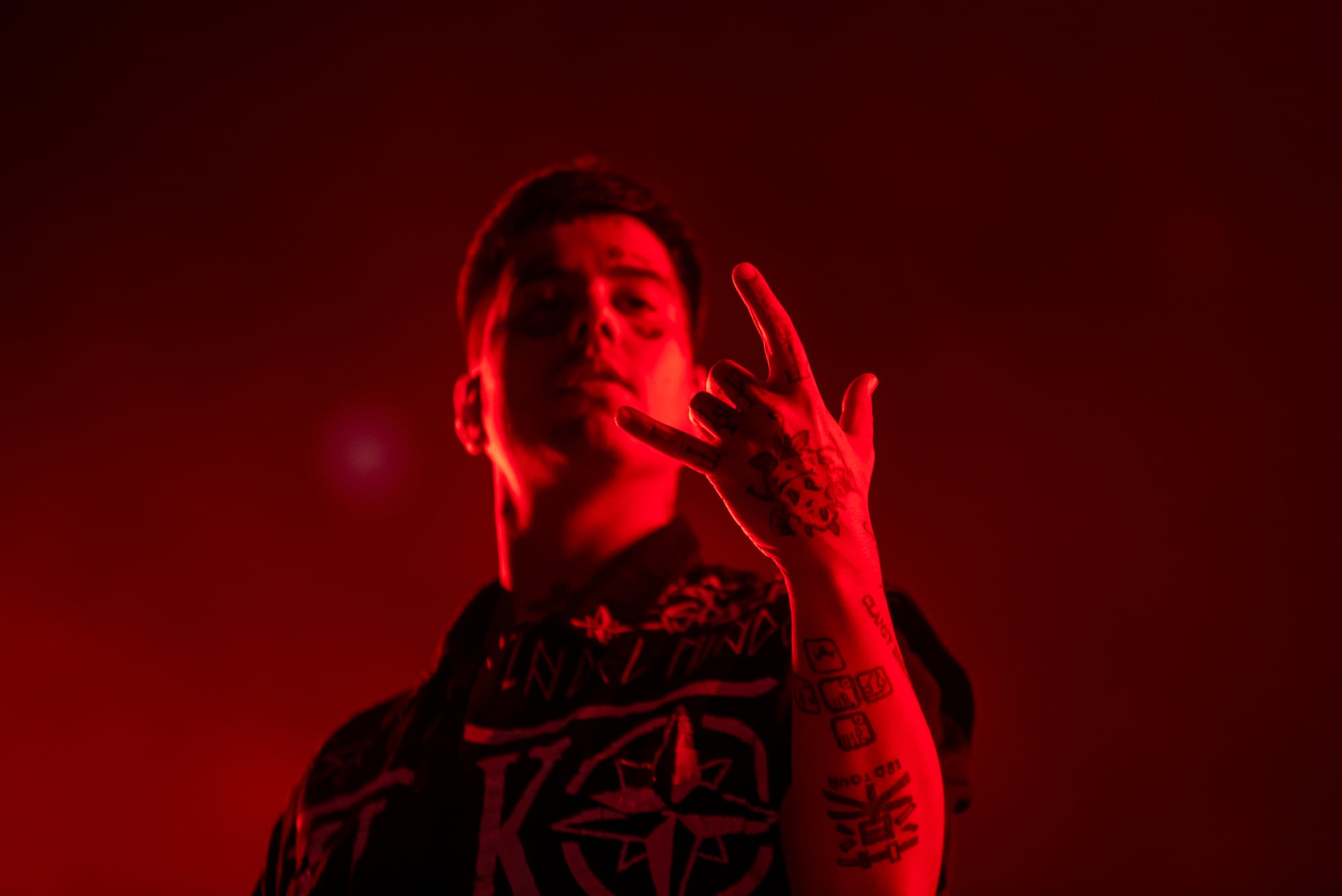 La llegada de Duki con sus amigos y fans a Vélez marca un momento para la música local donde artistas y público se sienten parte de algo nuevo