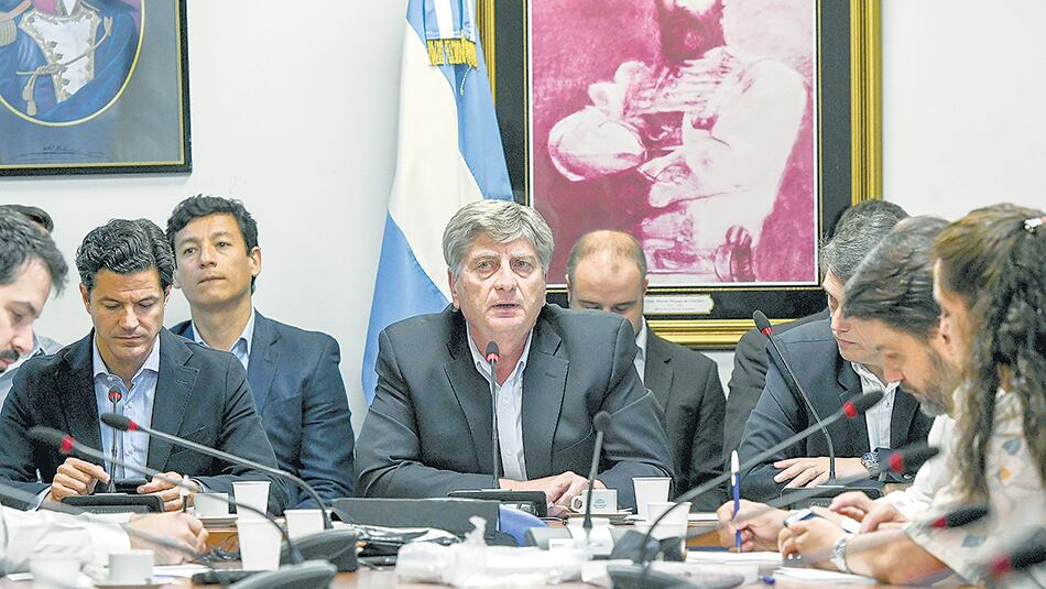 Un plenario de comisiones en Diputados emitió dictamen a la ley de compre argentino.