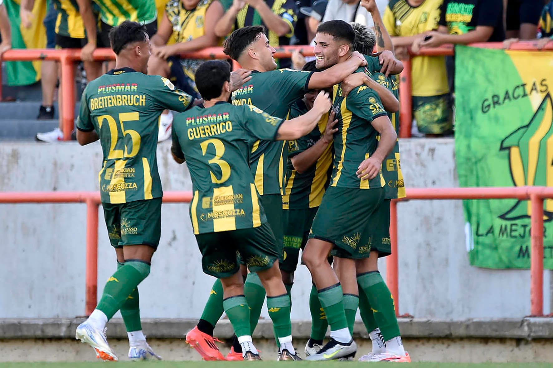 El Tiburón festejó en el Minella ante su gente