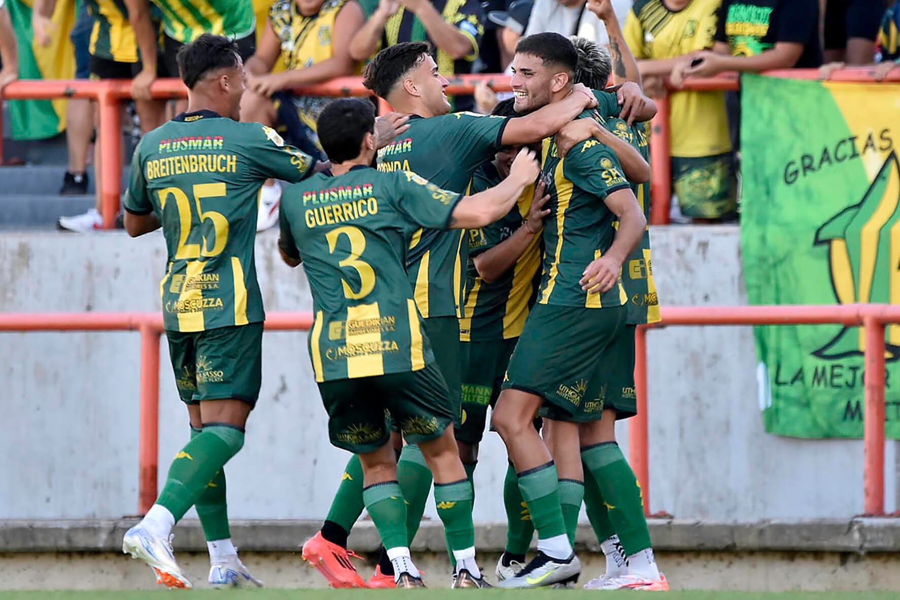 El Tiburón festejó en el Minella ante su gente