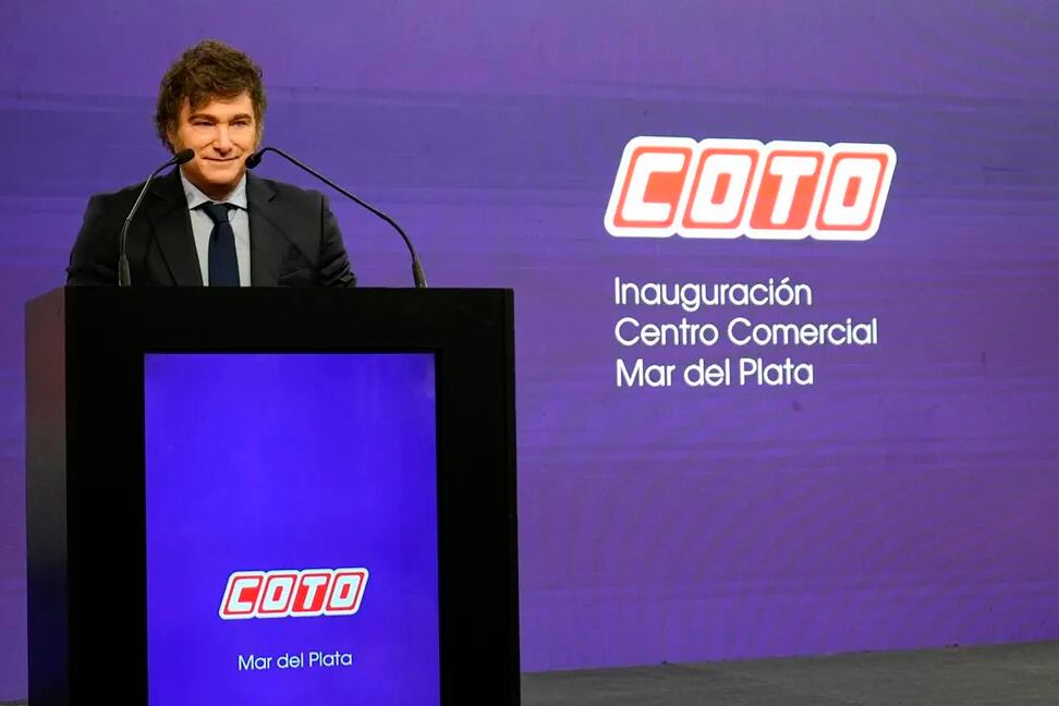 Milei, en la inauguración de un hipermercado en Mar del Plata, brindó ficciones sobre el consumo