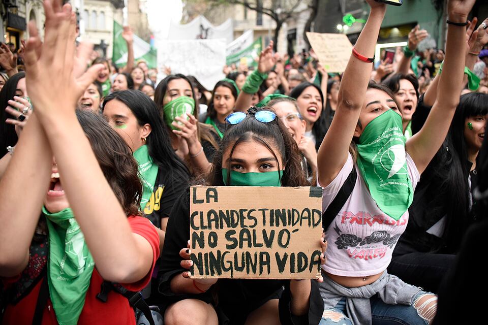 La legalización del aborto se consiguió tras muchas luchas.