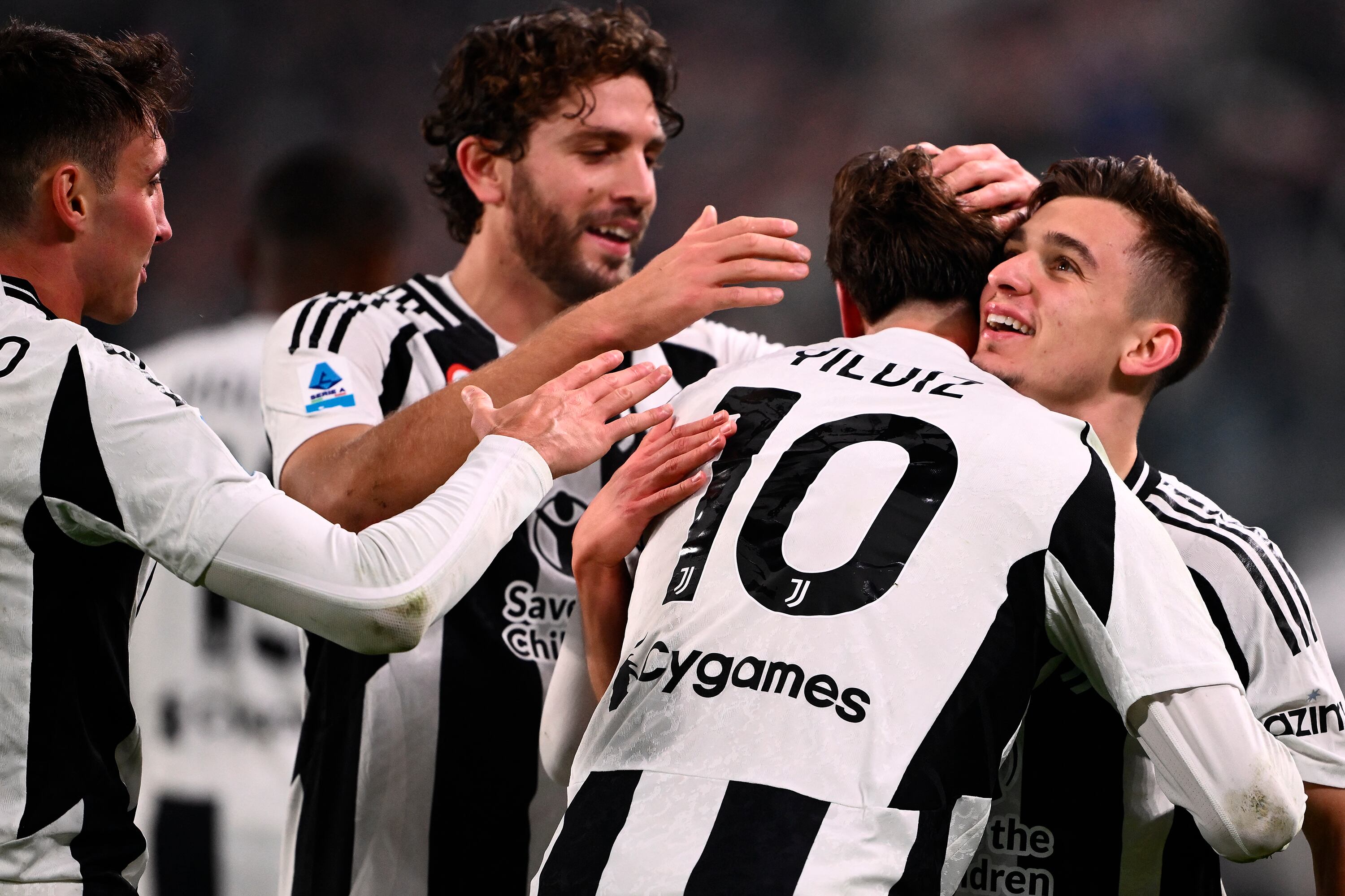 Celebra la Juve en el clásico de Turín