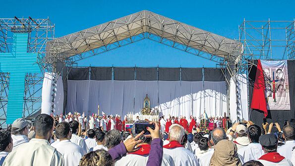 La beatificación del obispo riojano asesinado y sus colaboradores fue en el Parque de la Ciudad de La Rioja.