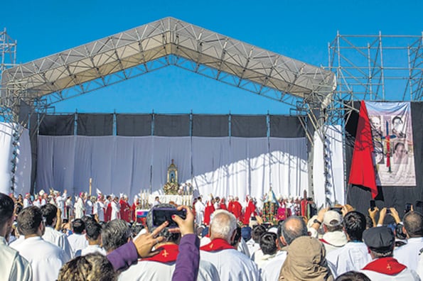 La beatificación del obispo riojano asesinado y sus colaboradores fue en el Parque de la Ciudad de La Rioja.