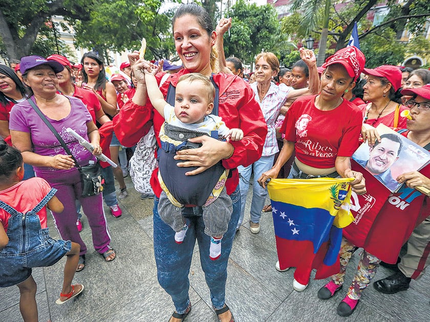 Mujeres simpatizantes del gobierno venezolano se manifestaban ayer en Caracas.