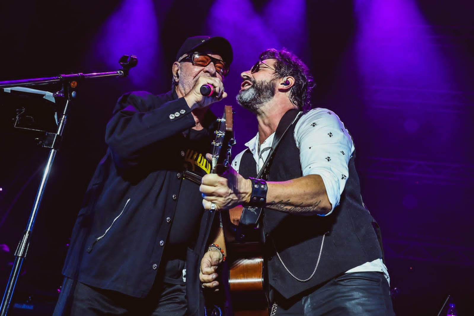 Iván Noble con Gieco de invitado, en uno de los grandes momentos de la noche.