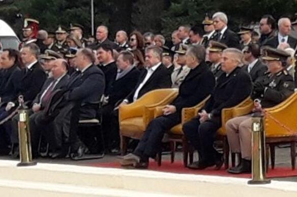 Carlos Stornelli, en segunda fila, en el acto por el día del Ejército.